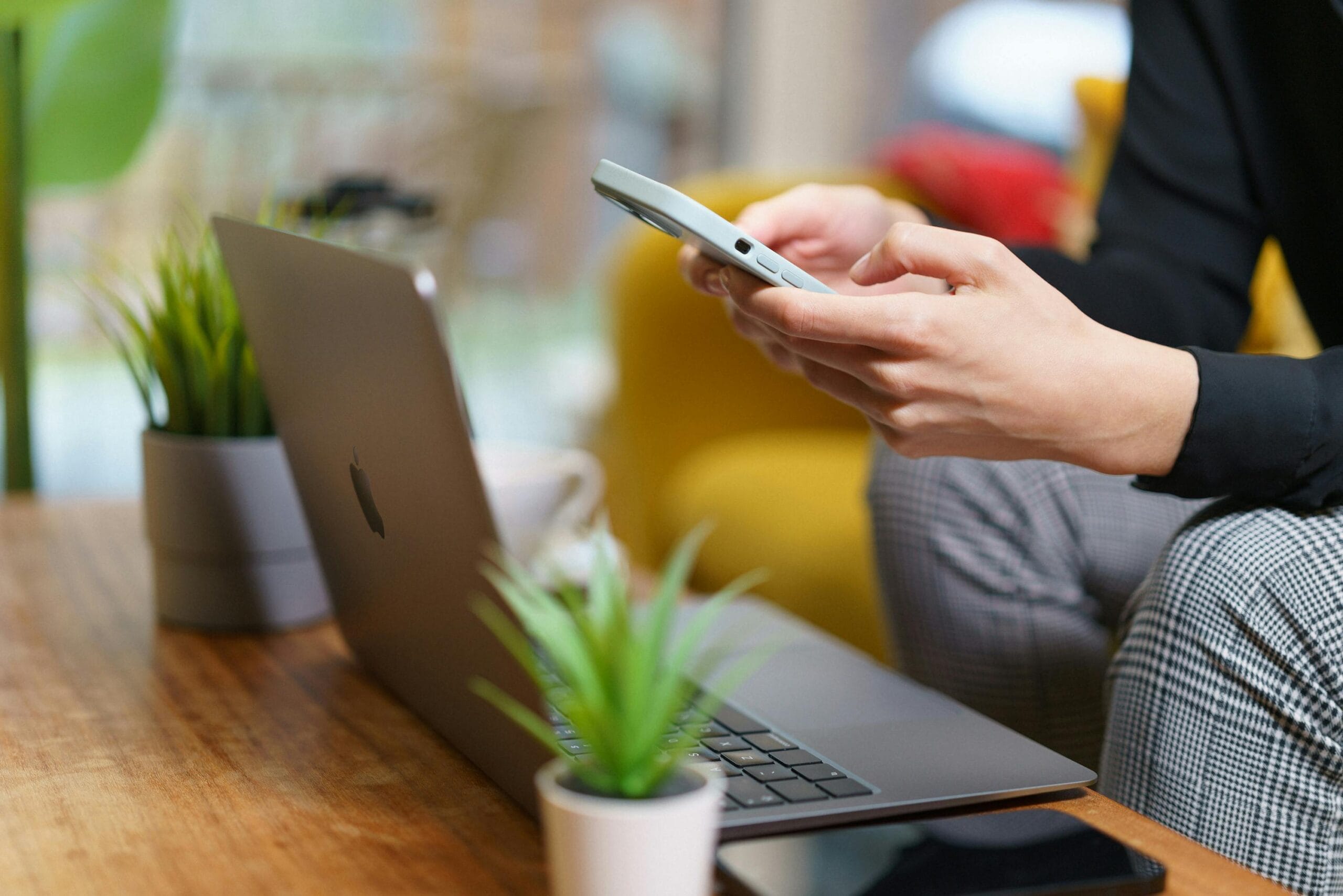 Multitasking seems like a great way to get more done in less time—but in reality, it’s one of the biggest productivity killers. Studies show that when we switch between tasks, our brains take time to readjust, reducing focus and efficiency.